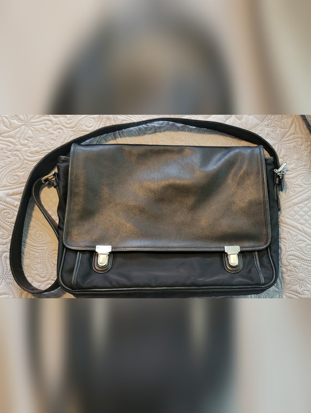 Coach Classic Black Messenger Briefcase - Leather And Nylon